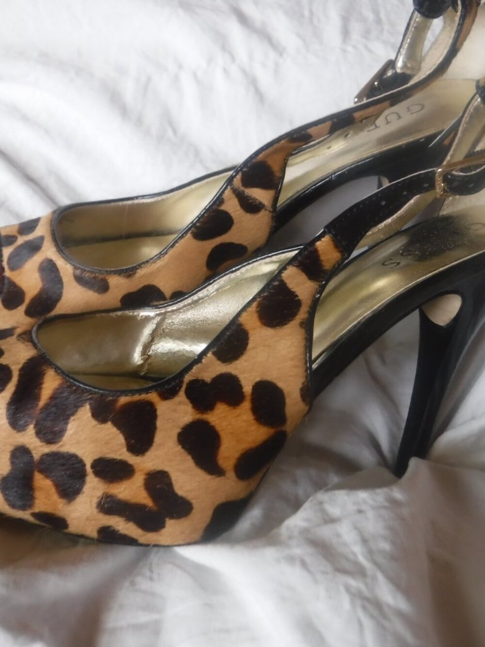 Guess womens Lepord High Heels Womens Size 8 1/2 M